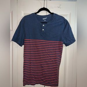 Arizona Jean Company Buttoned T-Shirt